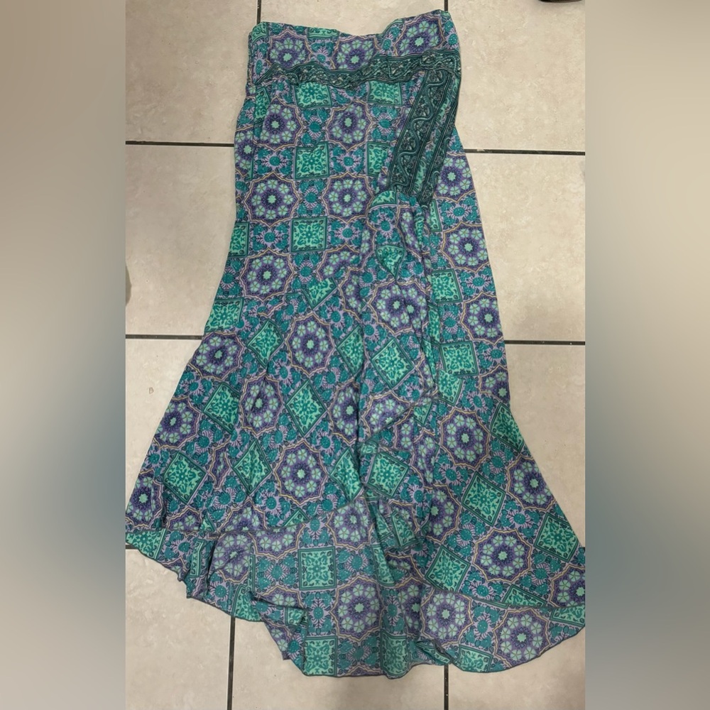 Beautiful printed long maxi skirt size small